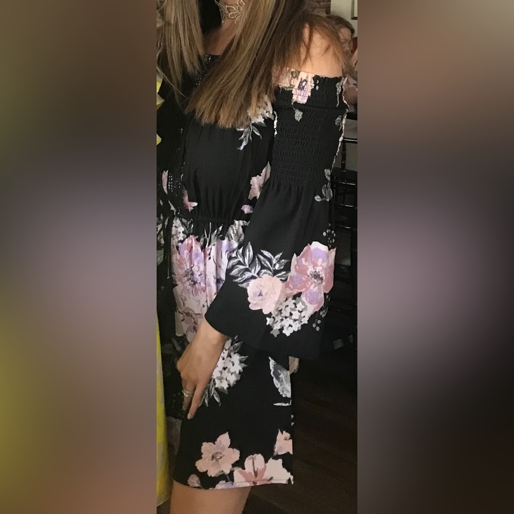 Women’s floral dress size small